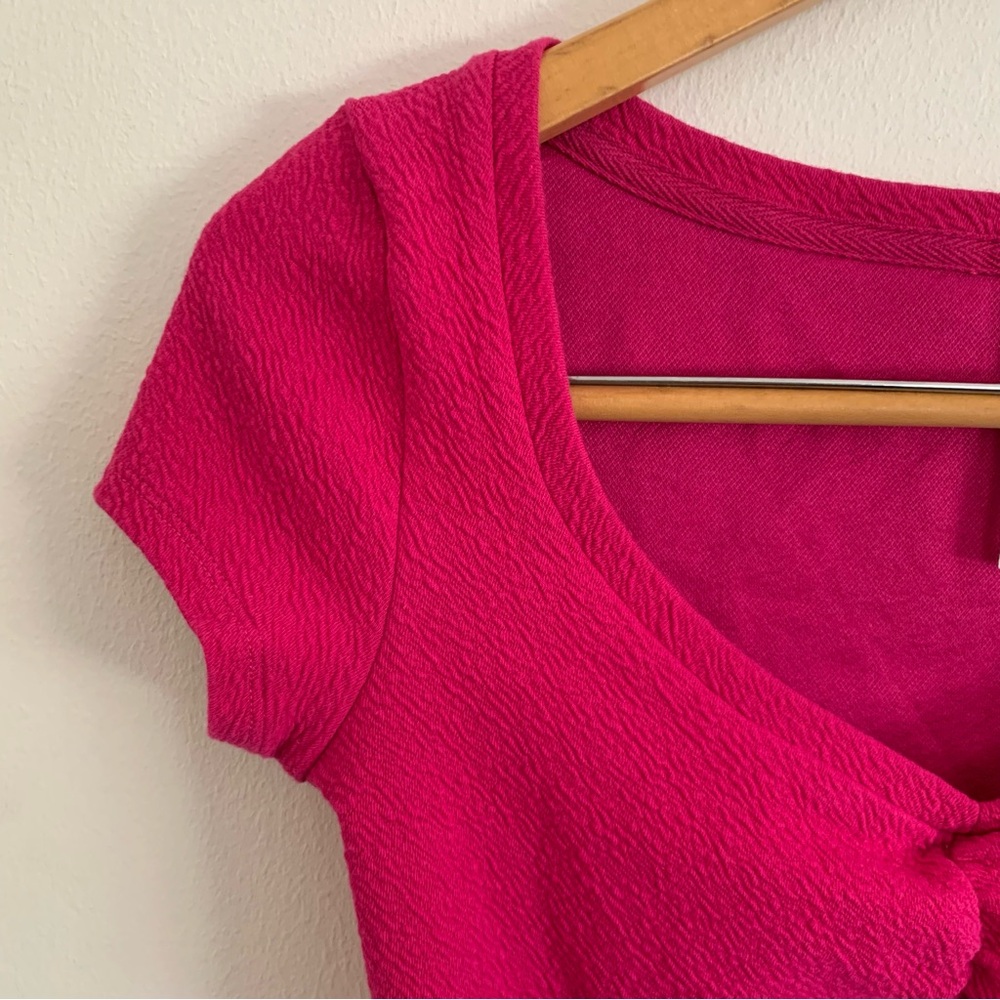 Anthropologie by Anthropologie Scoop Neck Cropped Baby Tee in Hot Pink - Picture 3 of 8